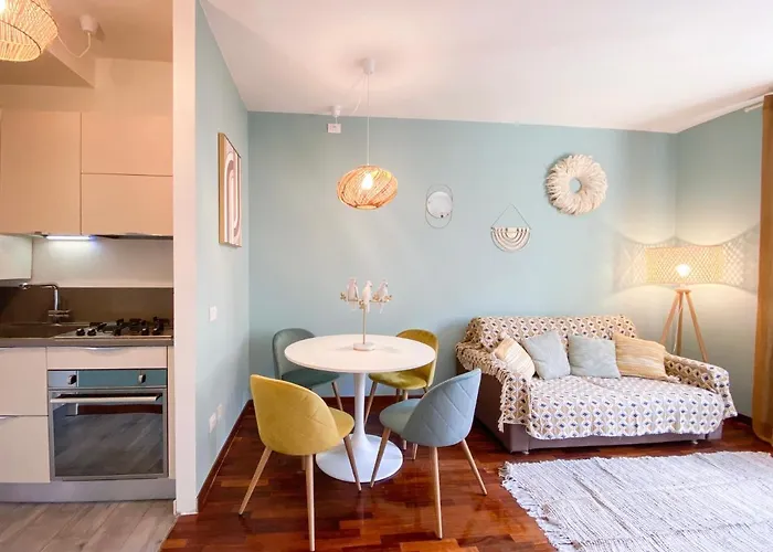 Giallomango Apt In Lucca