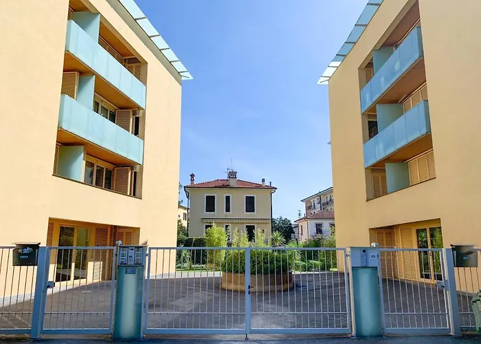 Giallomango Apt In Lucca